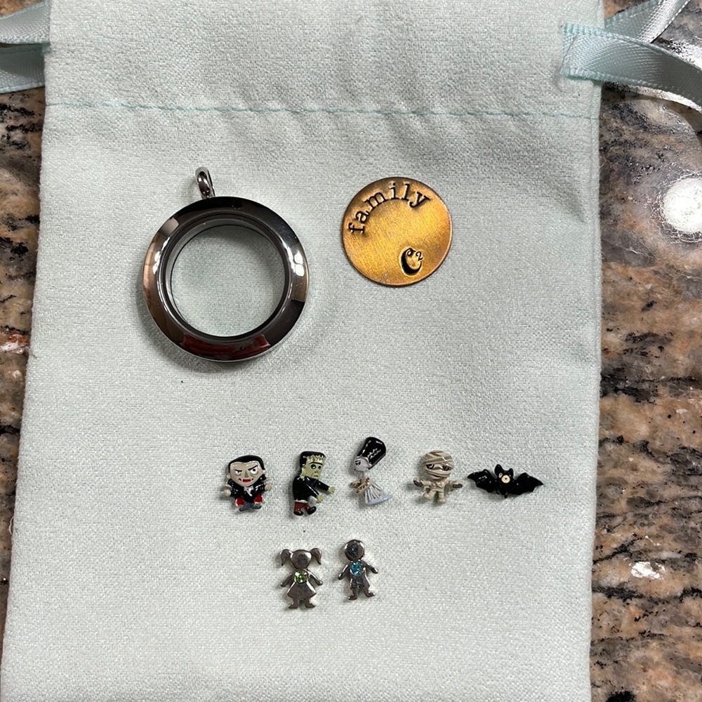 Origami Owl Floating Locket